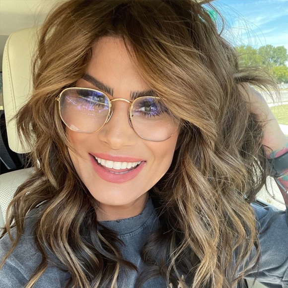 Meet your Posher, Ashley - Picture 1 of 1